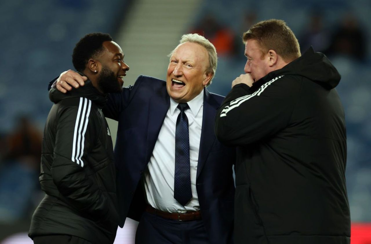 Concurență pentru Mircea Lucescu. Carismaticul Neil Warnock a preluat o echipă, la 75 de ani_8