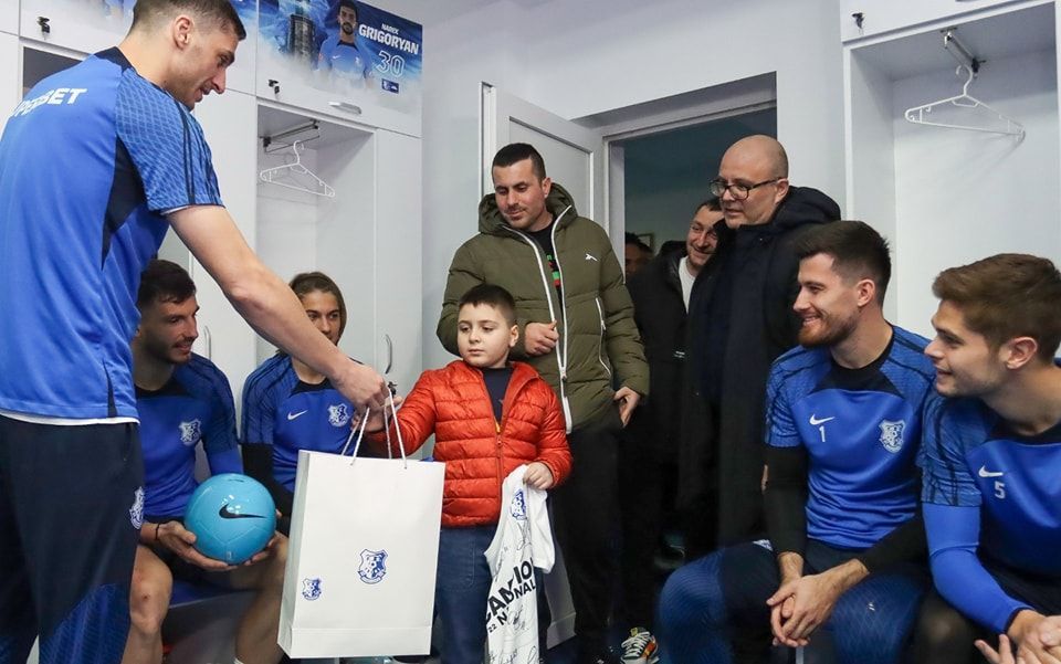 Gest mare făcut de Gică Hagi pentru puștiul