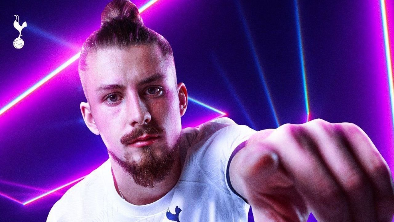”’De ce am plecat? Eram titular la Genoa’”. Ce se poate întâmpla cu Radu Drăgușin _8