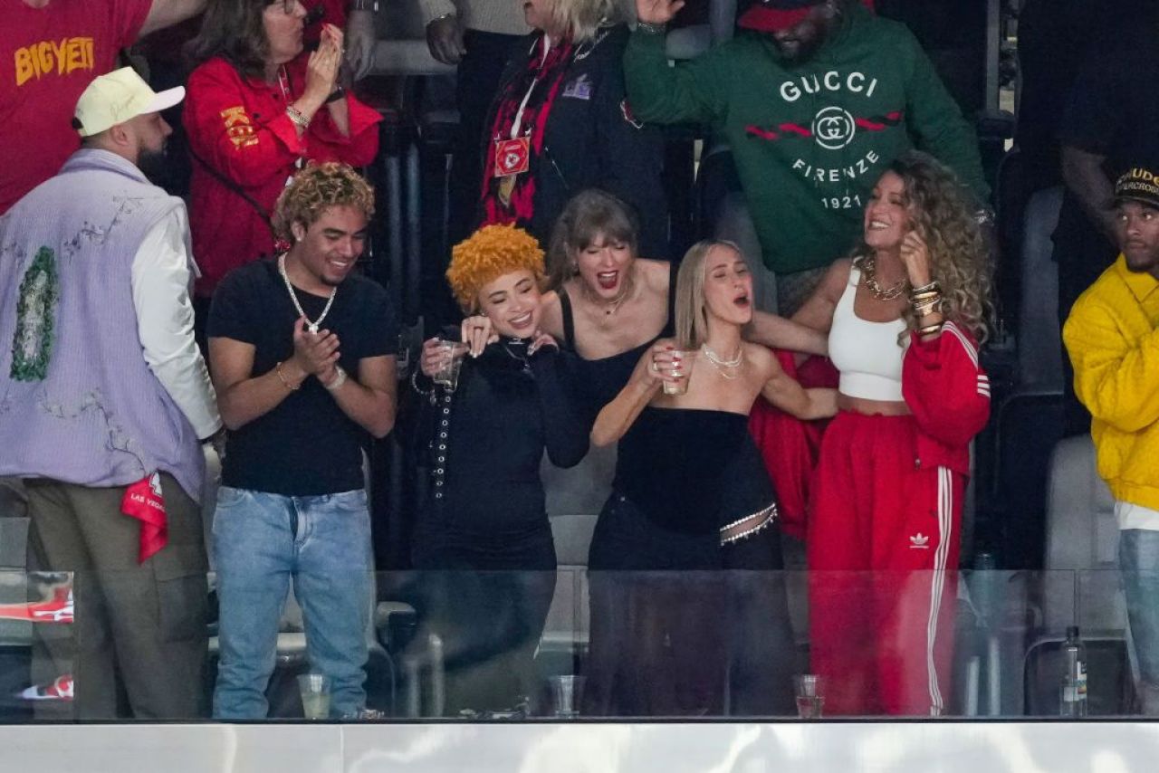 Iubita unui jucător celebru de tenis, atac de panică la Super Bowl din cauza hărțuirii sexuale! _17