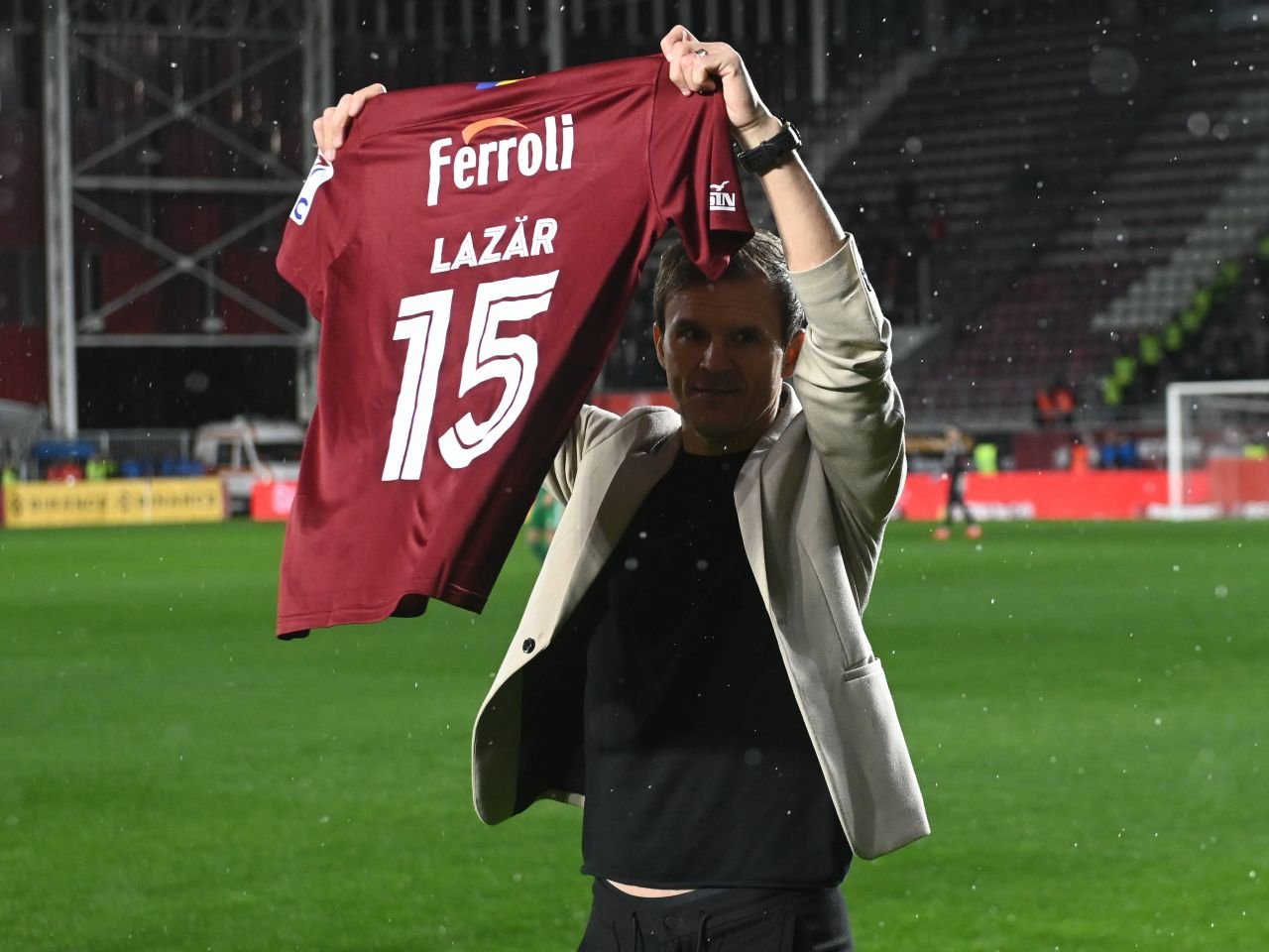 Costin Lazăr a revenit în fotbalul românesc. 