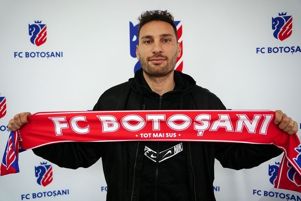 Scene INCREDIBILE dupa promovarea Stelei in liga a 3-a! Ca la derby-urile din alte vremuri: ultrasii au luat cupele si au aprins torte si fumigene! Show TOTAL_5