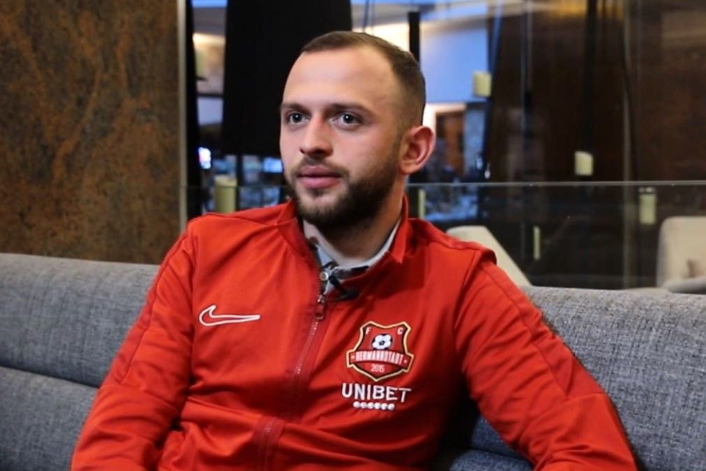 Povestea fotbalistului-revelaţie din Superligă. Îi plac Cristiano Ronaldo și Kyrgios, merge cu fetița la balet și e as în grătare_8
