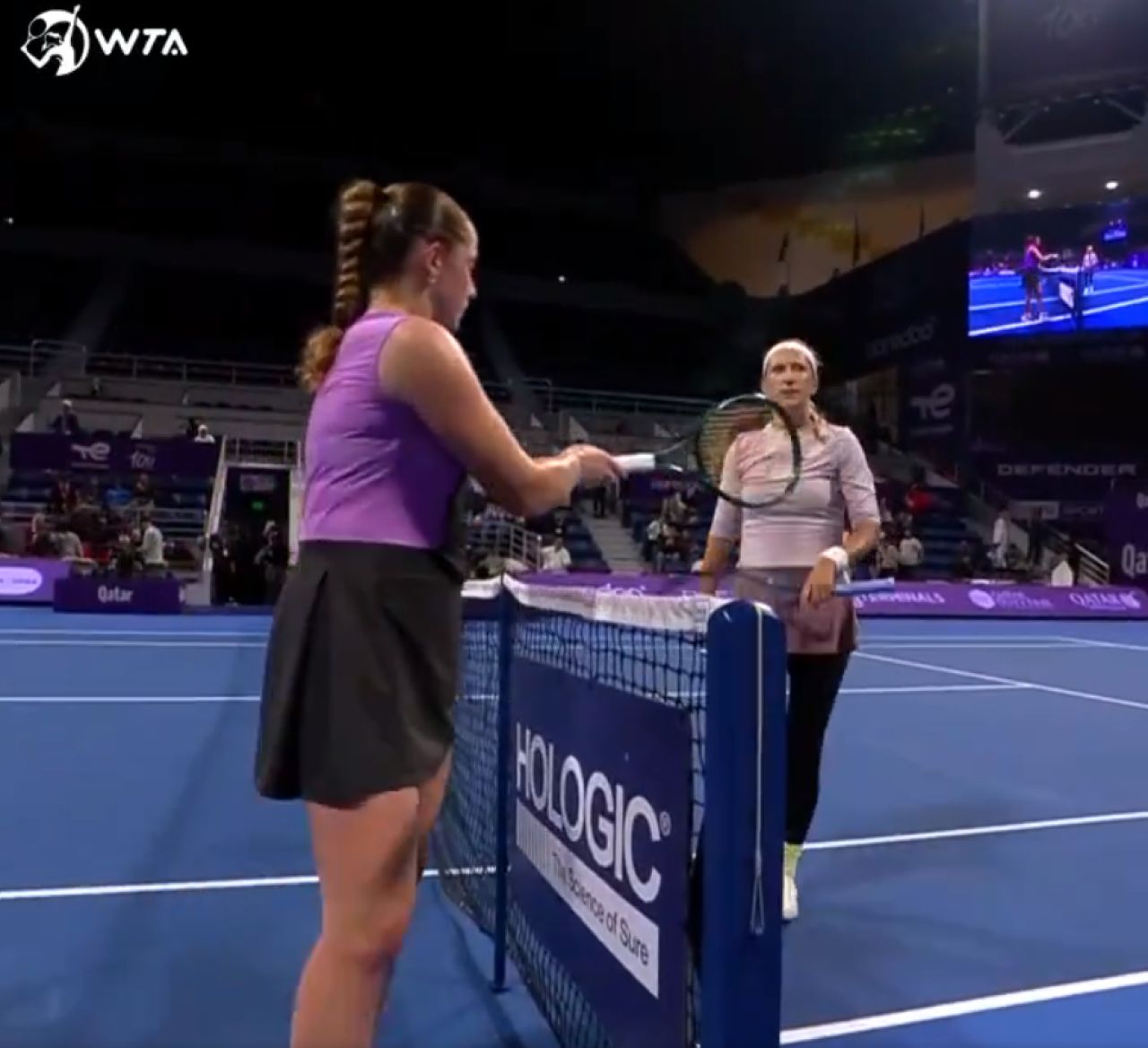 Ostapenko și fair-play-ul! Gestul de răzbunare comis față de Azarenka după ce a pierdut un set cu 6-0_2