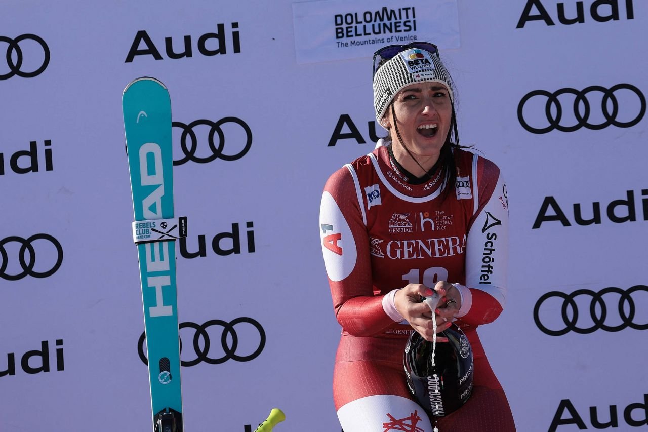 Superba Stephanie Venier a câștigat astăzi slalomul super-uriaș la Cupa Mondială de schi alpin!_23