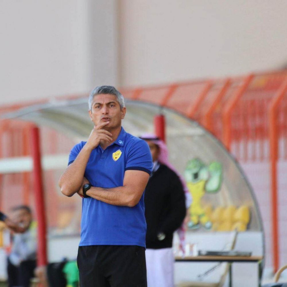 ”Plângeam noaptea, a fost un șoc! Parcă erau mahalalele de pe timpuri”. Experiență dură pentru un antrenor român _2