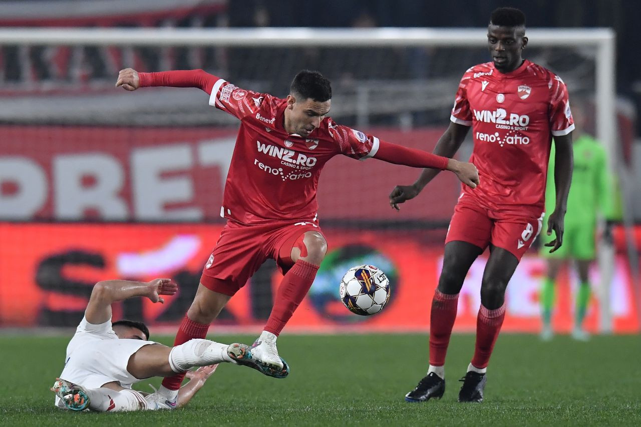 Inca o lovitura pentru Sinisa Mihajlovic! Pe langa faptul ca sufera de anul trecut de leucemie, antrenorul sarb a fost depistat pozitiv cu Covid 19!