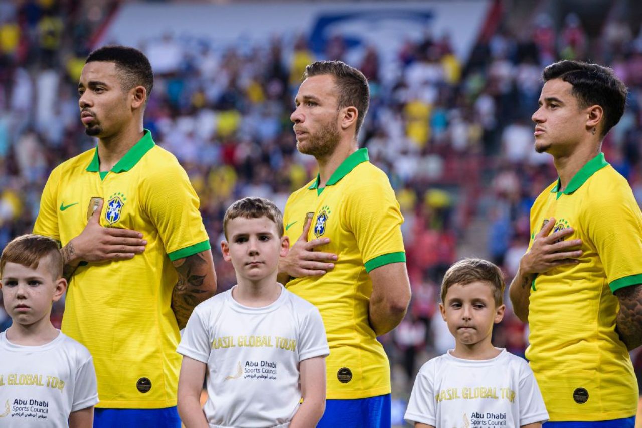 Medicii echipei nu îl lasă pe antrenor să-și folosească starul brazilian pe durata unei întregi partide! _3