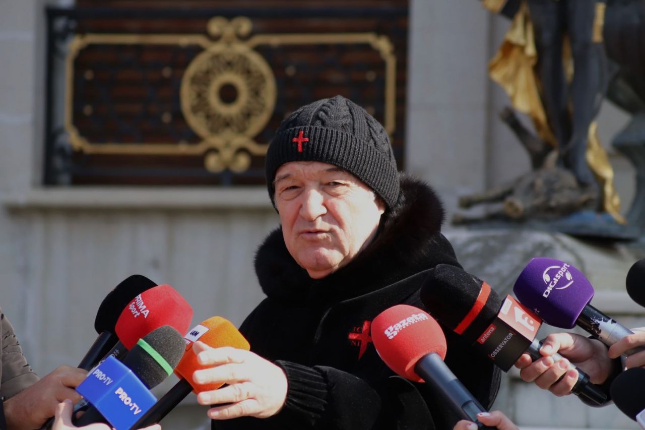 Athos Fashion. Gigi Becali a etalat din nou vestimentația cu accente religioase_12