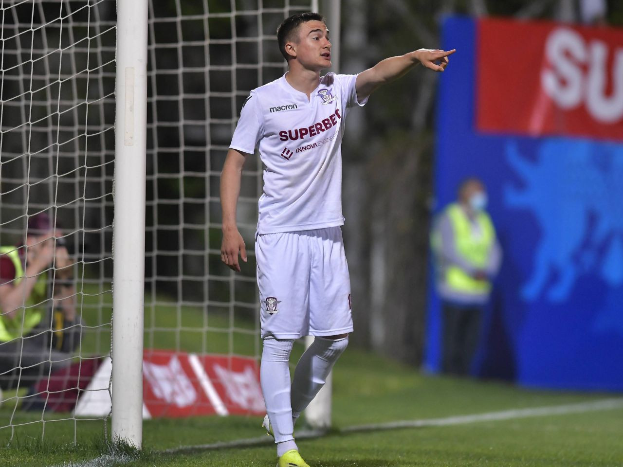 Reziliere la Rapid! Fotbalistul de națională a debutat &icirc;n Giulești &icirc;n 2020, c&acirc;nd echipa &icirc;ncă era &icirc;n Liga 2