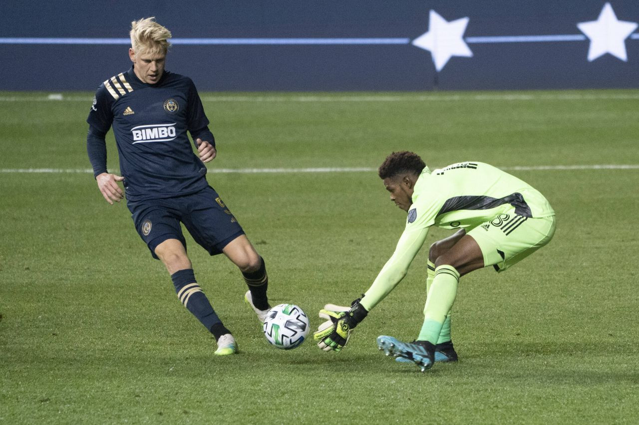 Autogol de poveste &icirc;n Champions League: &rdquo;Acum le-am văzut pe toate&rdquo;!&nbsp;