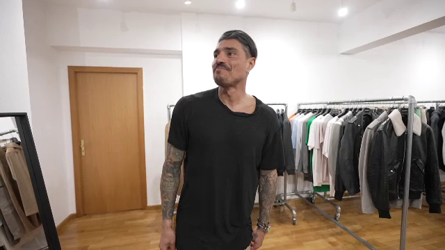 S-a retras de aproape 4 ani, dar arată mai bine decât atunci când juca! Formă de invidiat pentru fostul portar care îmbracă fotbaliștii _13