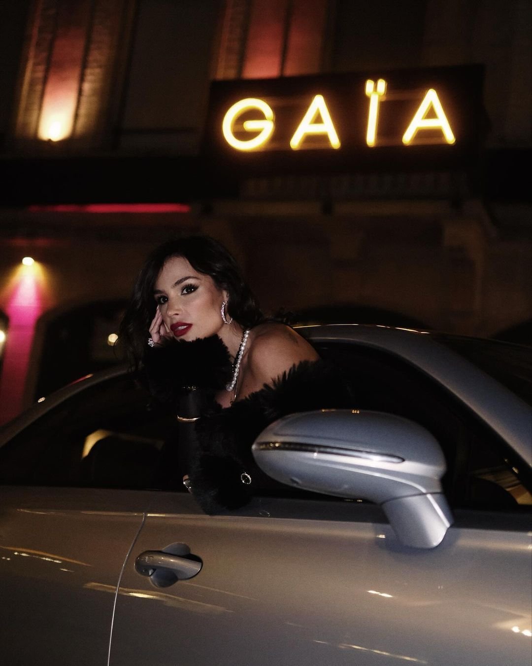 Fata fostului star al fotbalului s-a dezbrăcat complet! Cum a apărut după ce le-a răspuns celor care s-au luat de ea că pozează sexy_2