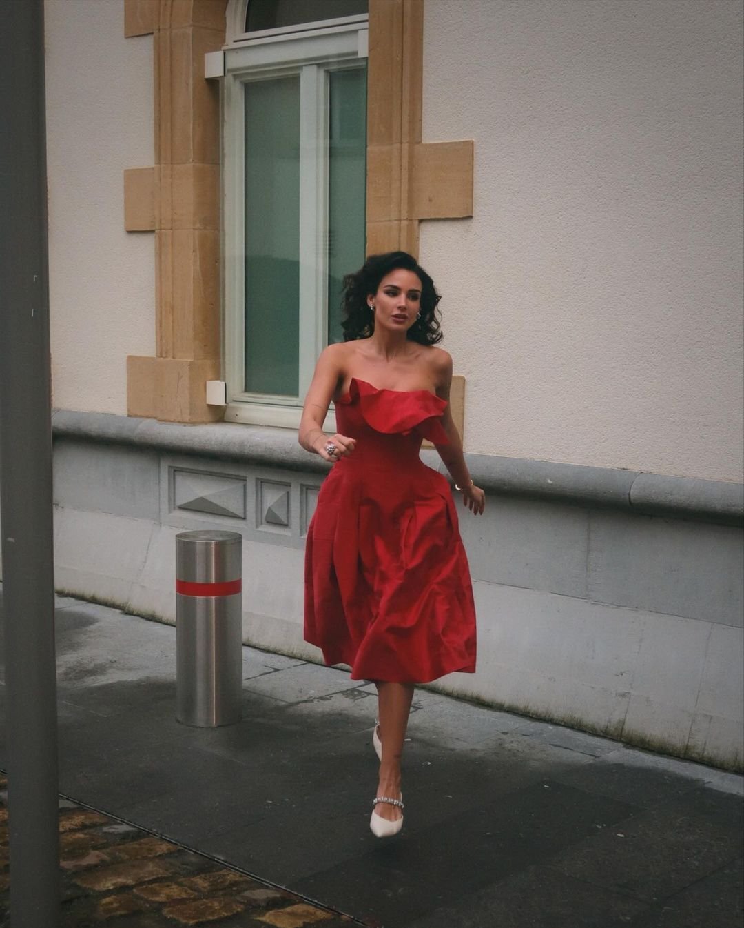 Fata fostului star al fotbalului s-a dezbrăcat complet! Cum a apărut după ce le-a răspuns celor care s-au luat de ea că pozează sexy_39