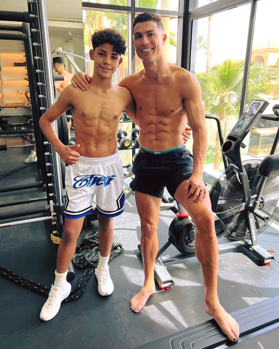 „Cu partenerul meu!” Cristiano Ronaldo Jr, pachet de mușchi la doar 13 ani! Atacantul se mândrește cu fiul său _3