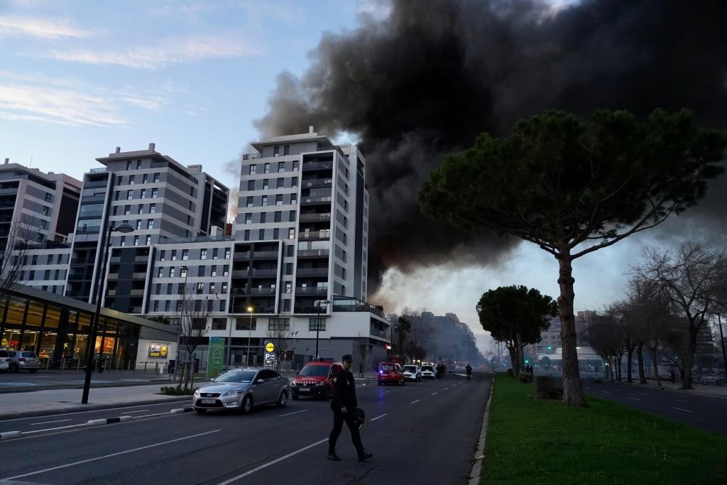 Valencia a obținut amânarea meciului cu Granada, după un incendiu devastator în oraș_2