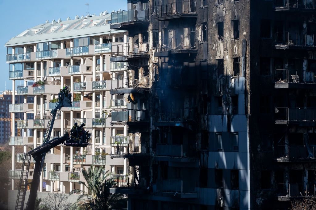 Valencia a obținut amânarea meciului cu Granada, după un incendiu devastator în oraș_13