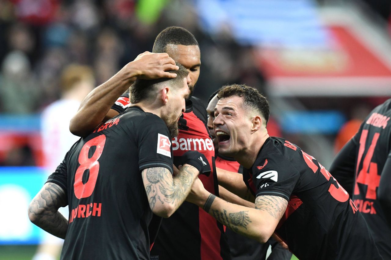 S-a scris istorie în Germania: Bayer Leverkusen, 33 de meciuri la rând fără eșec! Xabi Alonso se îndreaptă spre titlu_3