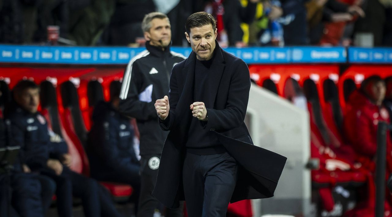 S-a scris istorie în Germania: Bayer Leverkusen, 33 de meciuri la rând fără eșec! Xabi Alonso se îndreaptă spre titlu_1