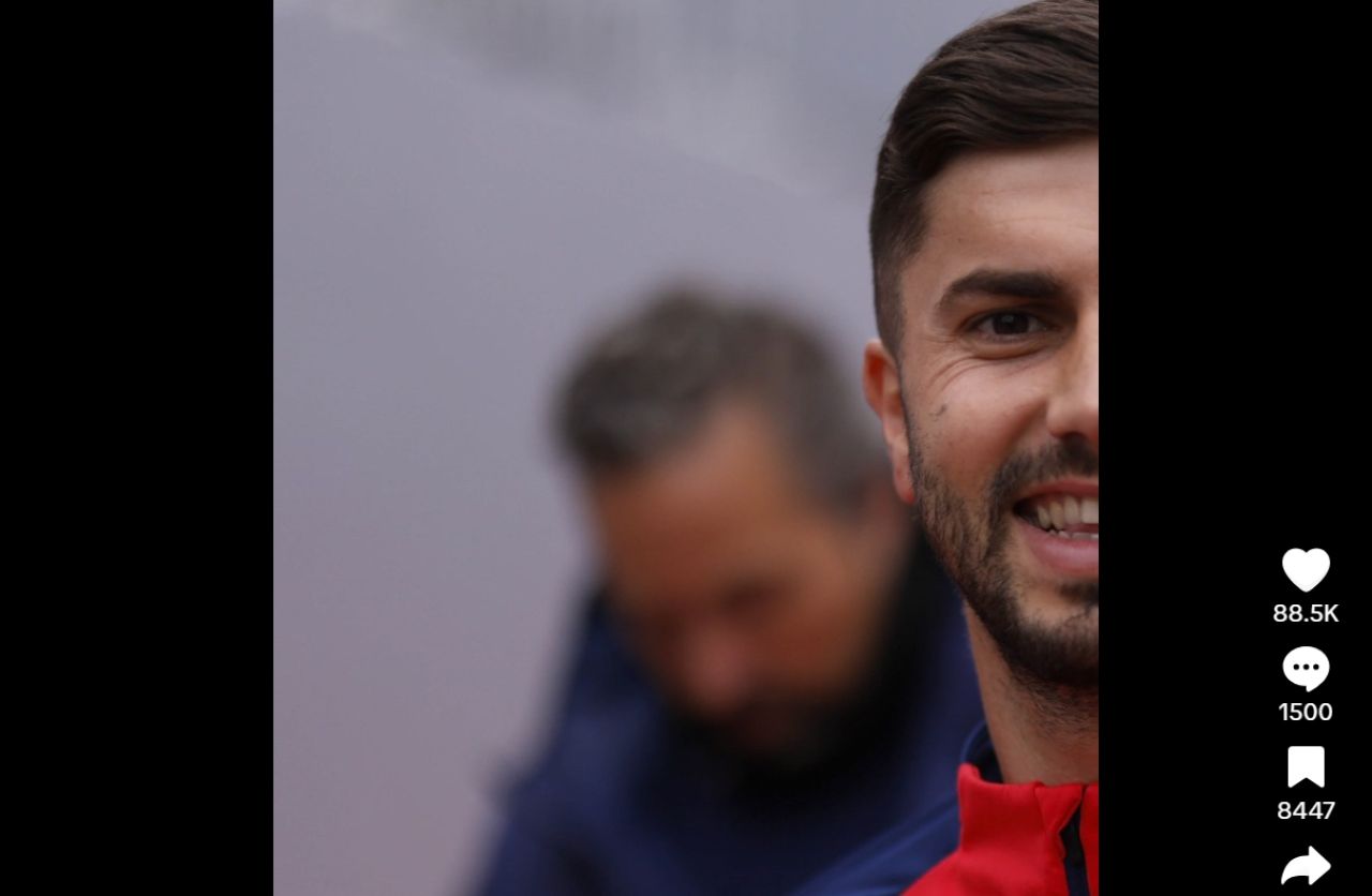 Nu a prins niciun minut de joc, dar e vedetă pe TikTok. Reacții după ce Atletico Madrid l-a postat pe Moldovan cu manele pe fundal_3