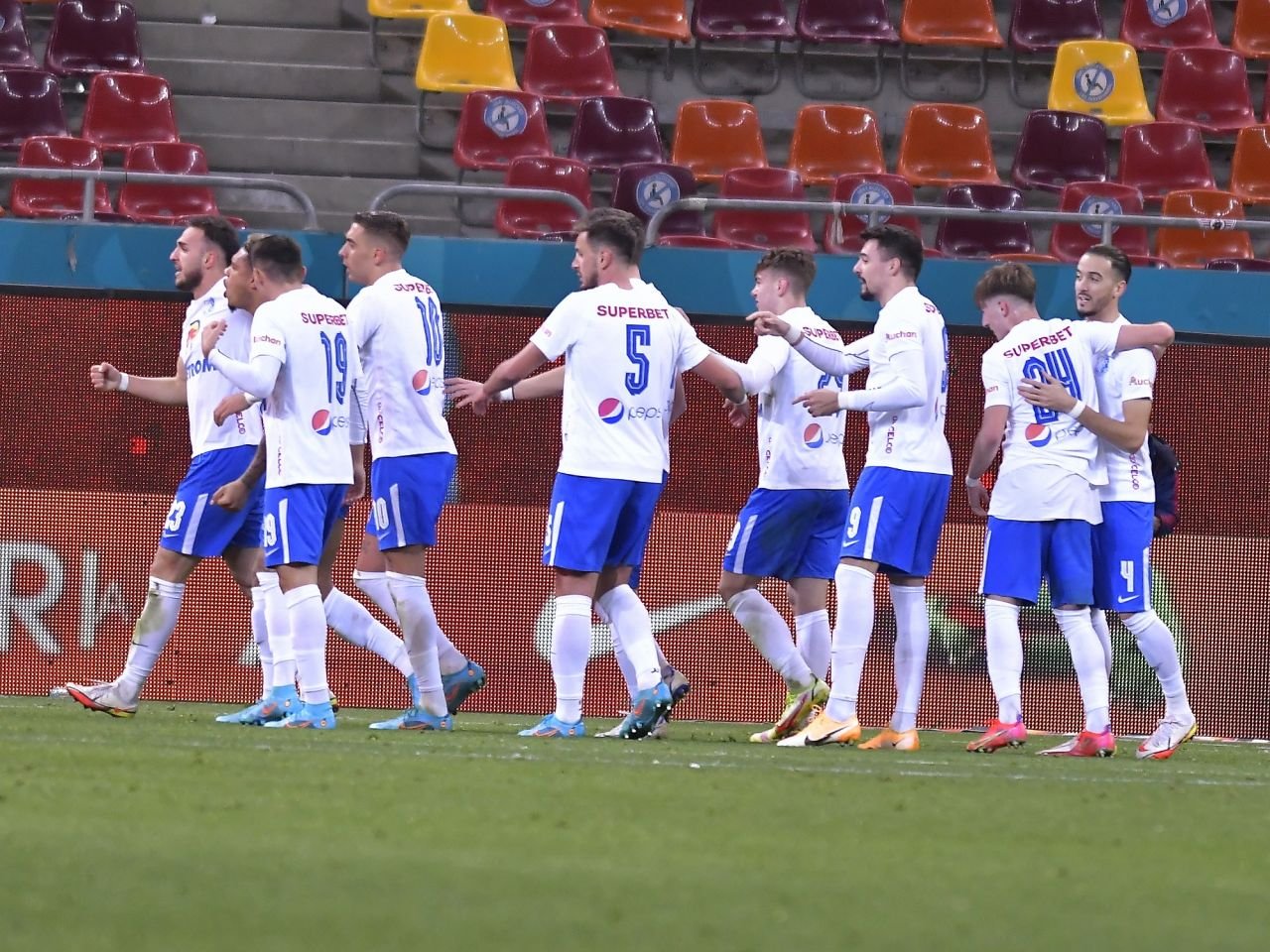 Clubul a anunțat ce se &icirc;nt&acirc;mplă cu fundașul central de națională pe care Gigi Becali l-a vrut la FCSB