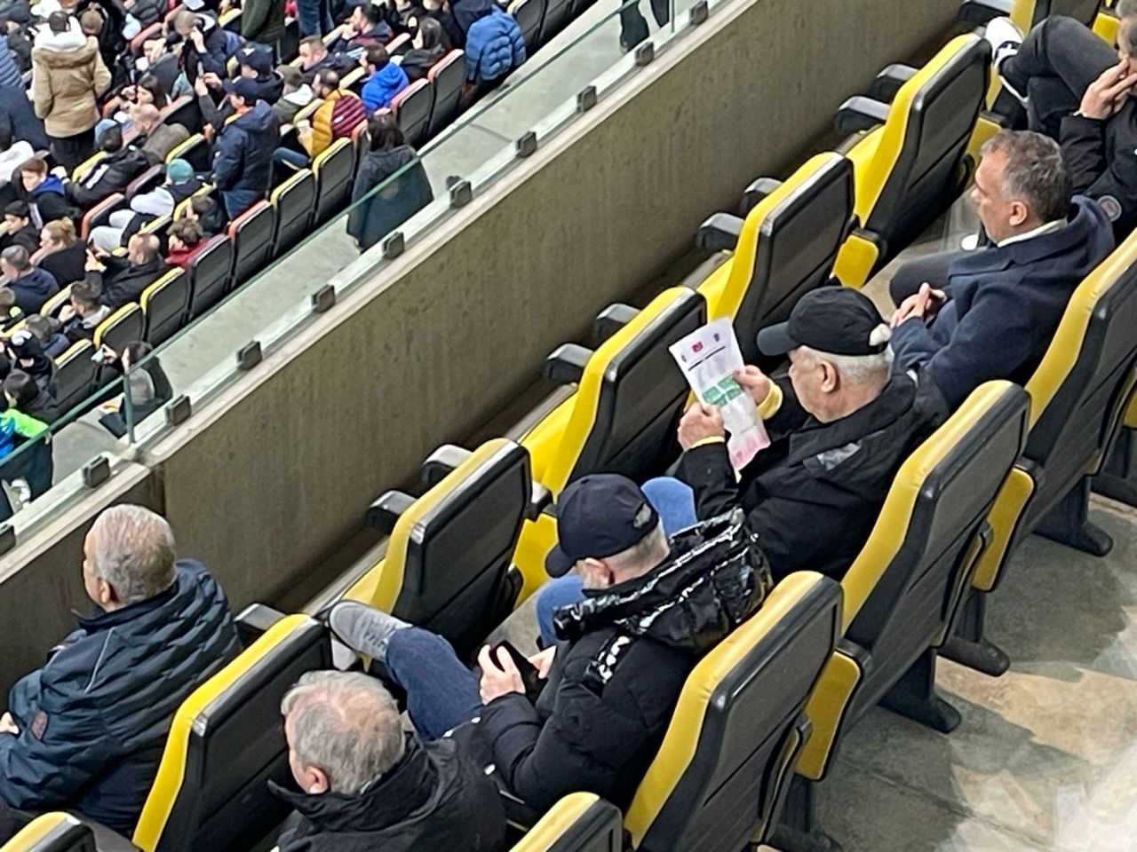 Edi Iordănescu, ”Tata Puiu” și Mihai Stoichiță s-au înfofolit și și-au făcut apariția la meciul FCSB-ului_1