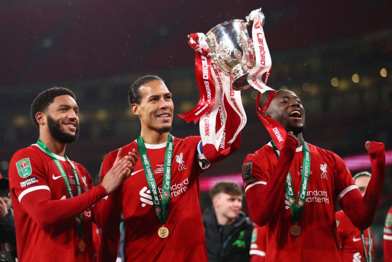 Party pe Wembley! Jurgen Klopp și jucătorii lui Liverpool s-au pozat cu trofeul Carabao Cup_2