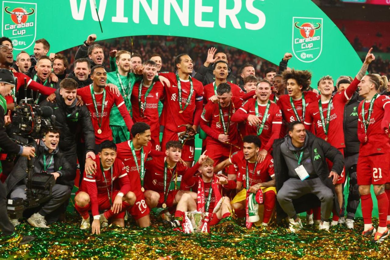 Party pe Wembley! Jurgen Klopp și jucătorii lui Liverpool s-au pozat cu trofeul Carabao Cup_6