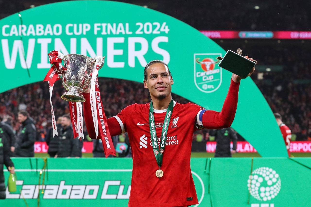 Party pe Wembley! Jurgen Klopp și jucătorii lui Liverpool s-au pozat cu trofeul Carabao Cup_11