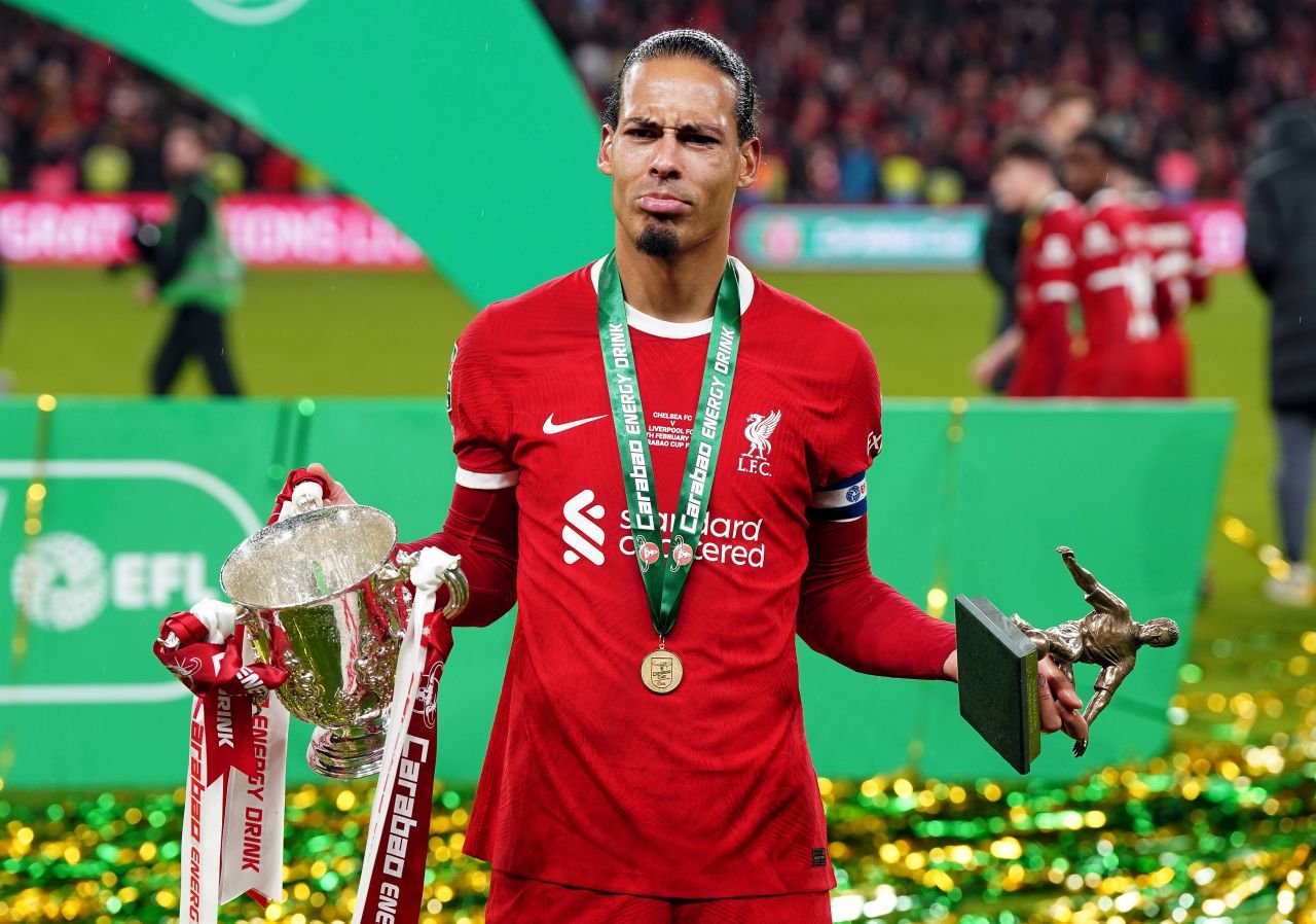 Party pe Wembley! Jurgen Klopp și jucătorii lui Liverpool s-au pozat cu trofeul Carabao Cup_12