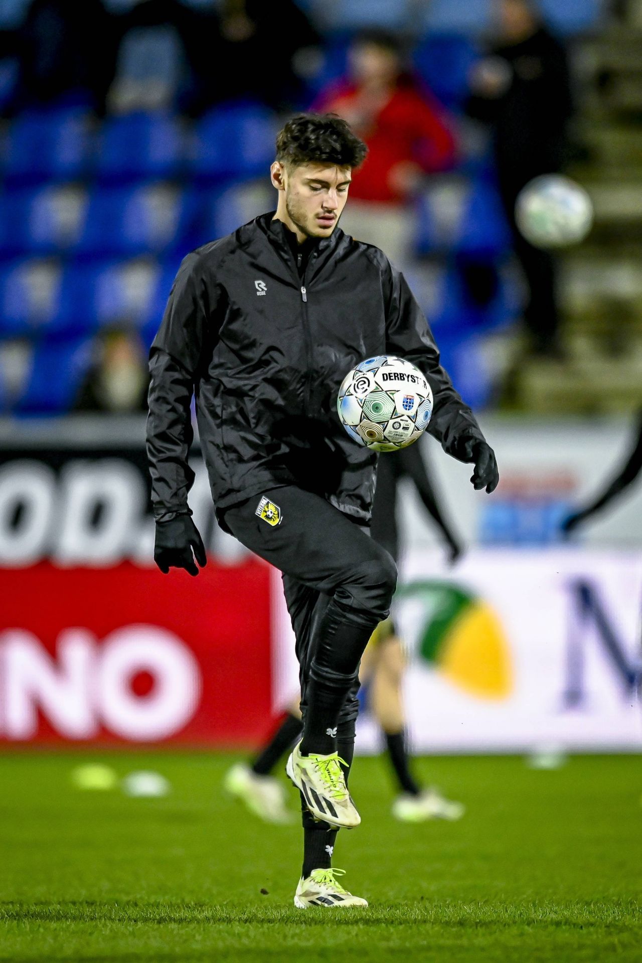 Adrian Mazilu, dat dispărut! La câte etape consecutive pe bancă a ajuns atacantul împrumutat de Brighton la codașa Vitesse Arnhem_3