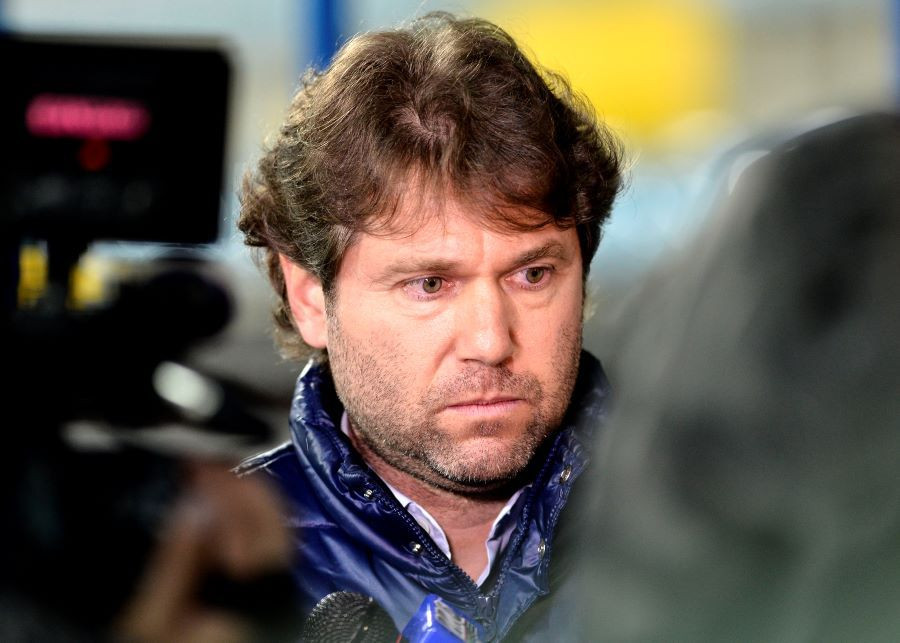 E inexplicabil . Florin Răducioiu a pus tunurile pe un fotbalist de la FCSB