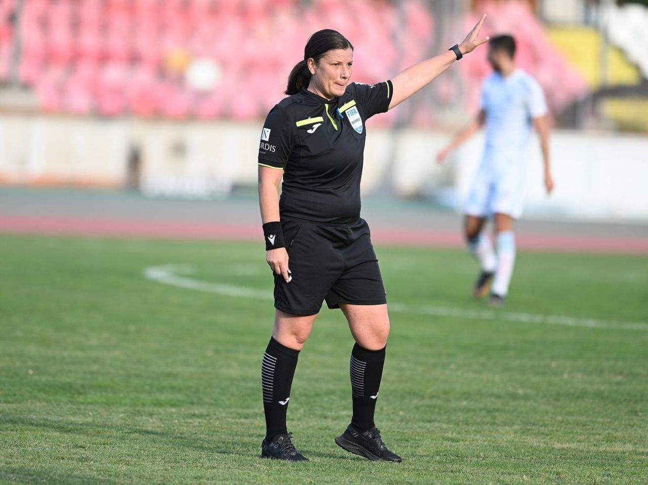 Cristina Trandafir, pusă la zid de Gigi Becali: