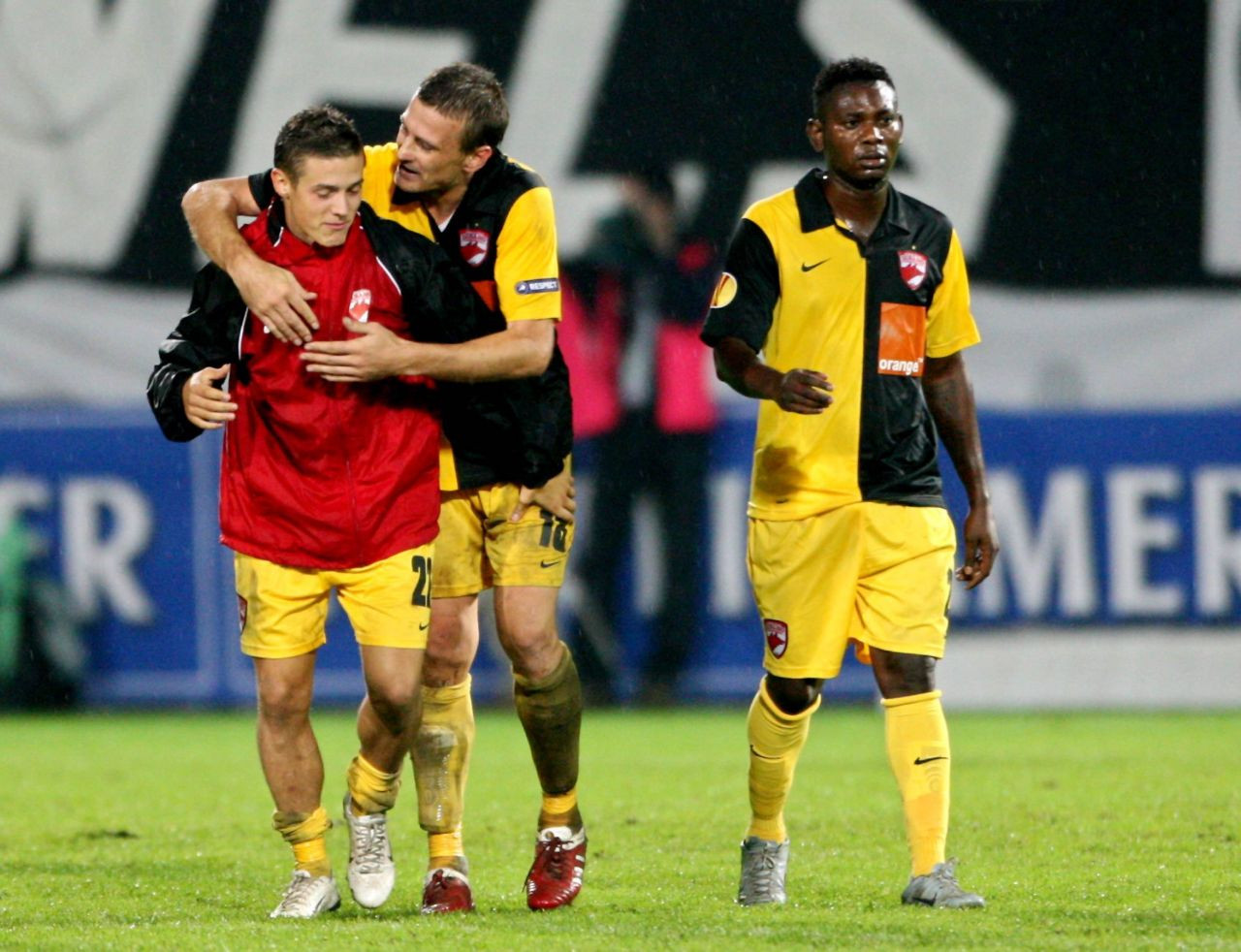 „Am dat punga cu bani înapoi. Ne durea inima pe toți!” Dinamoviștii „Baresi”, „Cannavaro”, „Nesta”_11