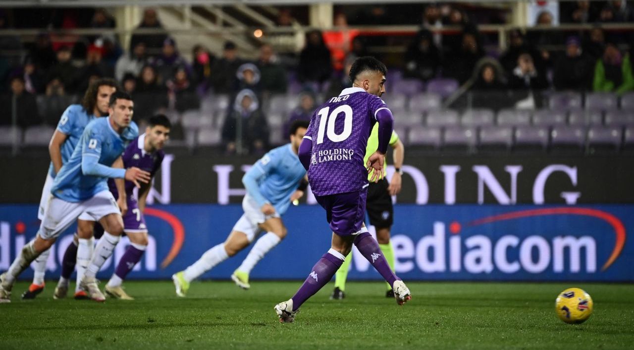 Ca la bar, cu o bere! Ce a putut să facă un comentator TV după ce Fiorentina a dat a patra bară în meciul cu Lazio_1