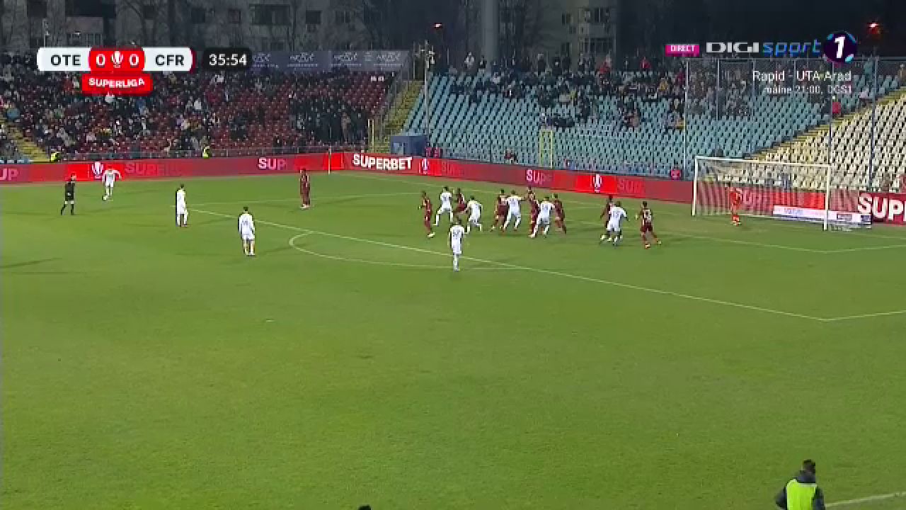 Nebunie la Galați! Alexandru Pop a înscris o bijuterie împotriva CFR-ului și a făcut o plecăciune imediat după gol_12