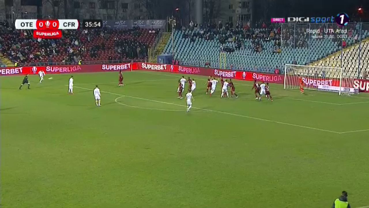 Nebunie la Galați! Alexandru Pop a înscris o bijuterie împotriva CFR-ului și a făcut o plecăciune imediat după gol_14