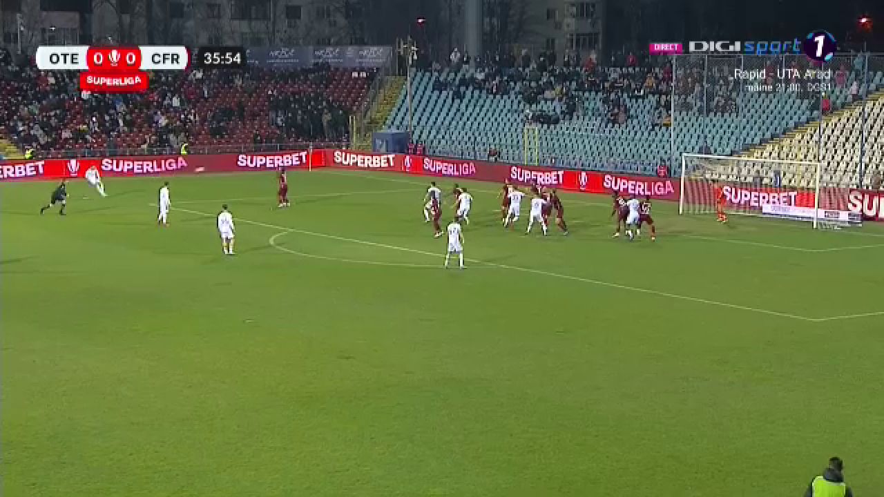 Nebunie la Galați! Alexandru Pop a înscris o bijuterie împotriva CFR-ului și a făcut o plecăciune imediat după gol_15