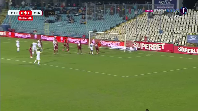 Nebunie la Galați! Alexandru Pop a înscris o bijuterie împotriva CFR-ului și a făcut o plecăciune imediat după gol_22