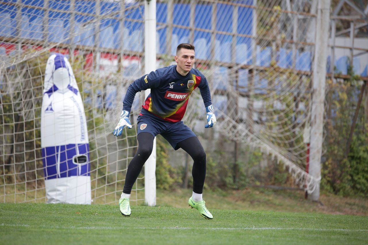 Portarul naționalei României a fost transferul anului, dar are o ”valoare incertă”, iar clubul caută un nou goalkeeper!_5