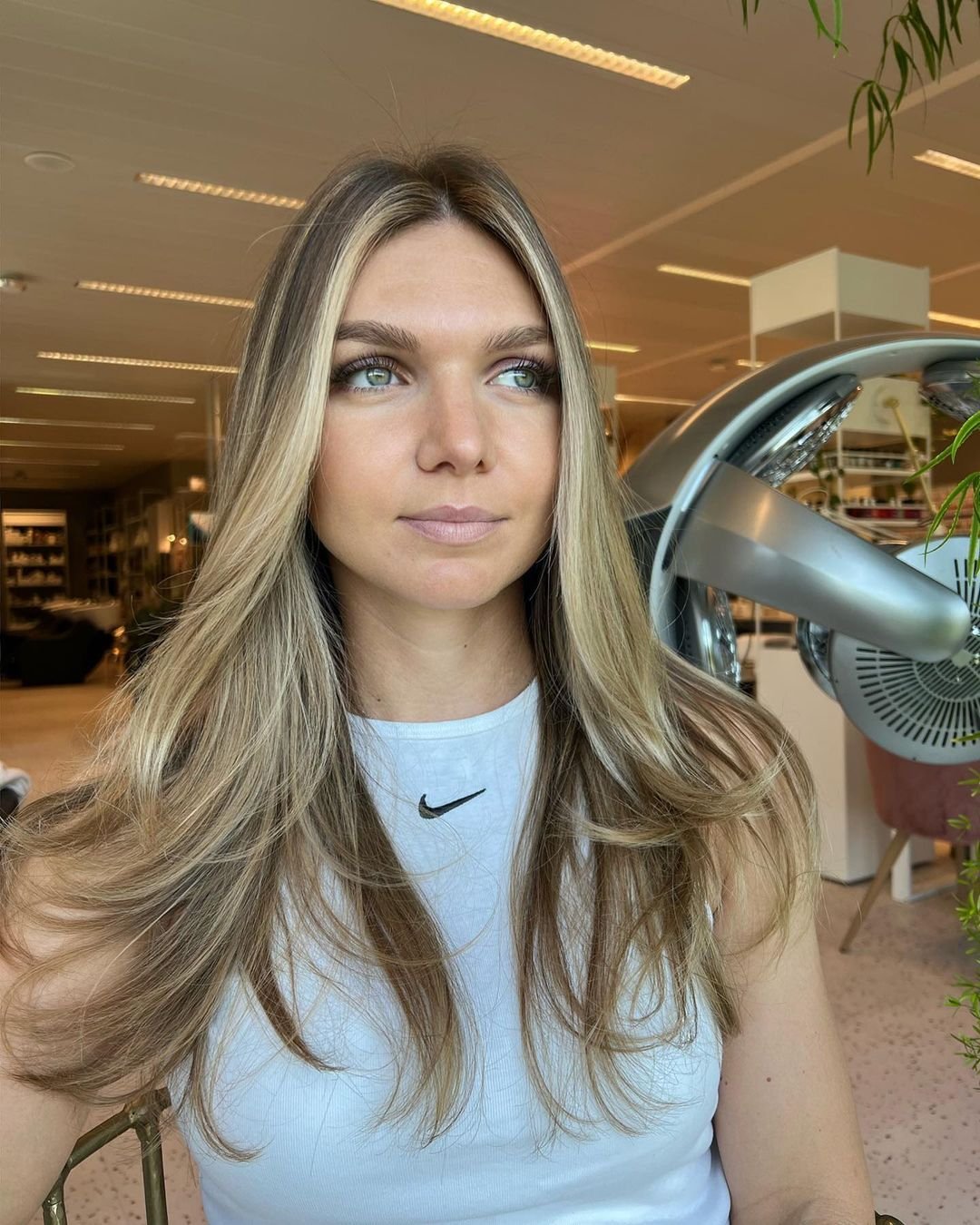 În așteptarea verdictului de la TAS, Simona Halep și-a făcut o schimbare de look îndrăzneață_24