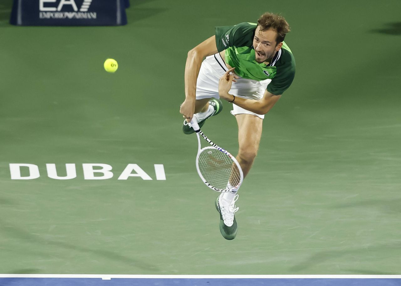 MADvedev! Daniil Medvedev revine &icirc;n thriller-ul cu Lorenzo Sonego și avansează &icirc;n sferturile de finală la Dubai: &rdquo;Mă simt bine aici&rdquo;