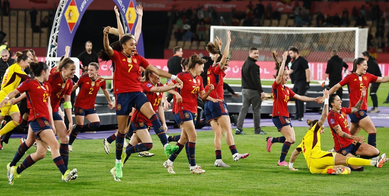 Spania, de neoprit! Campioana mondială a câștigat și prima ediție a Ligii Națiunilor la fotbal feminin + o româncă a fost implicată în finală_1