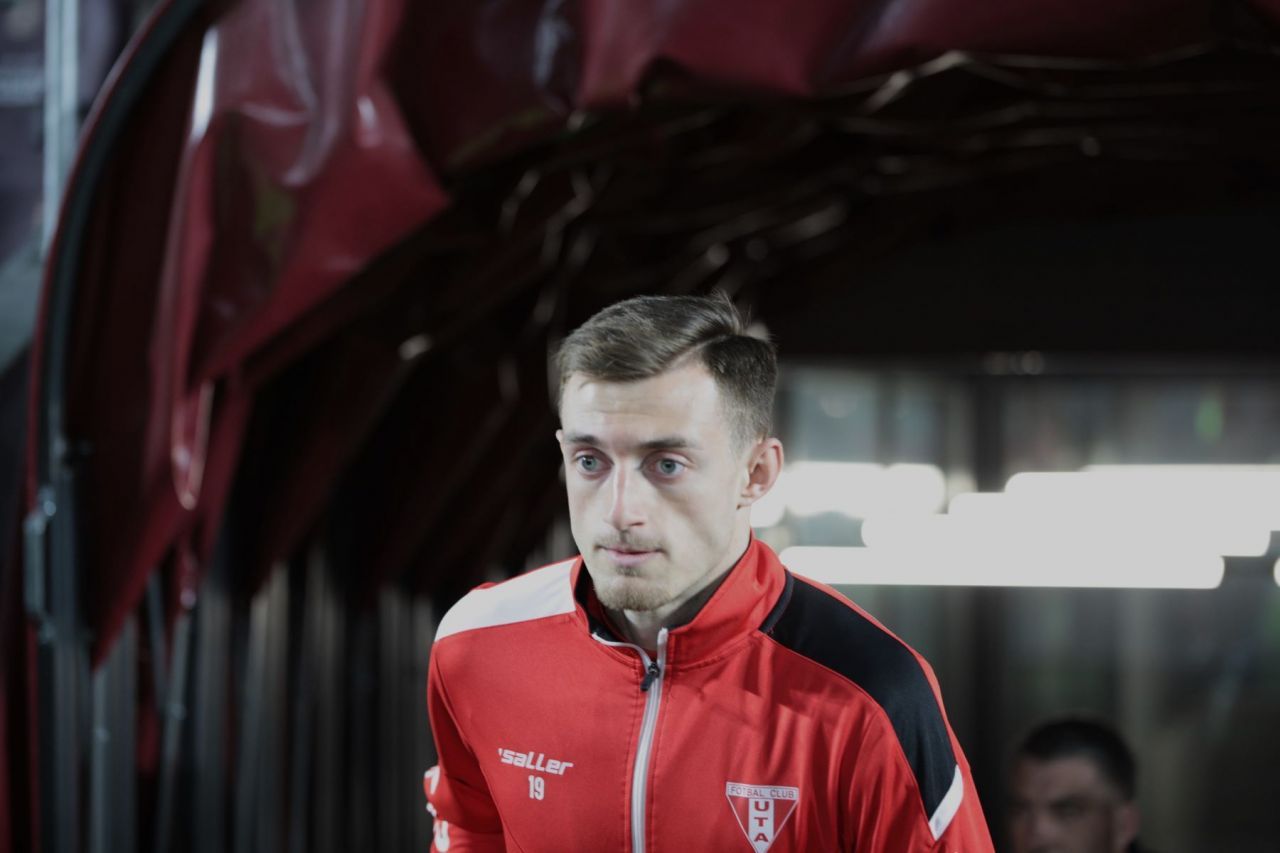 Rapidiștii din Peluza Sud, către un jucător de la UTA Arad: