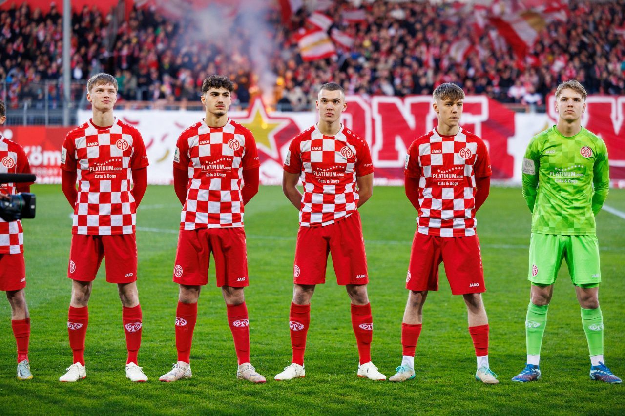 Fotbalistul român din Pitești convocat la naționala Germaniei le-a eliminat pe Barcelona și Manchester City și este în sferturile UEFA Youth League!_9