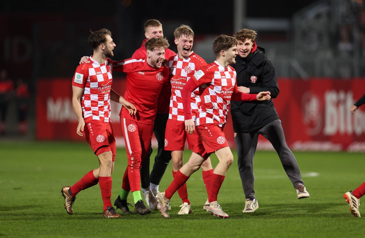 Fotbalistul român din Pitești convocat la naționala Germaniei le-a eliminat pe Barcelona și Manchester City și este în sferturile UEFA Youth League!_15