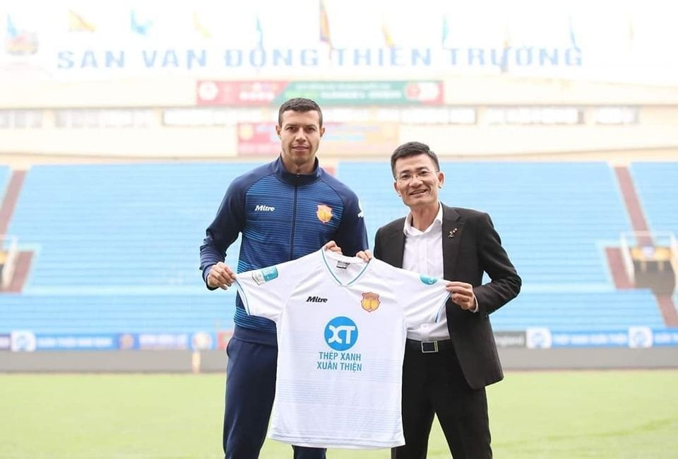 Războiul din Vietnam! Gol după gol începând cu minutul 90+3 în thriller-ul de debut al lui Lucas Alves, fostul căpitan al lui Dinamo_3