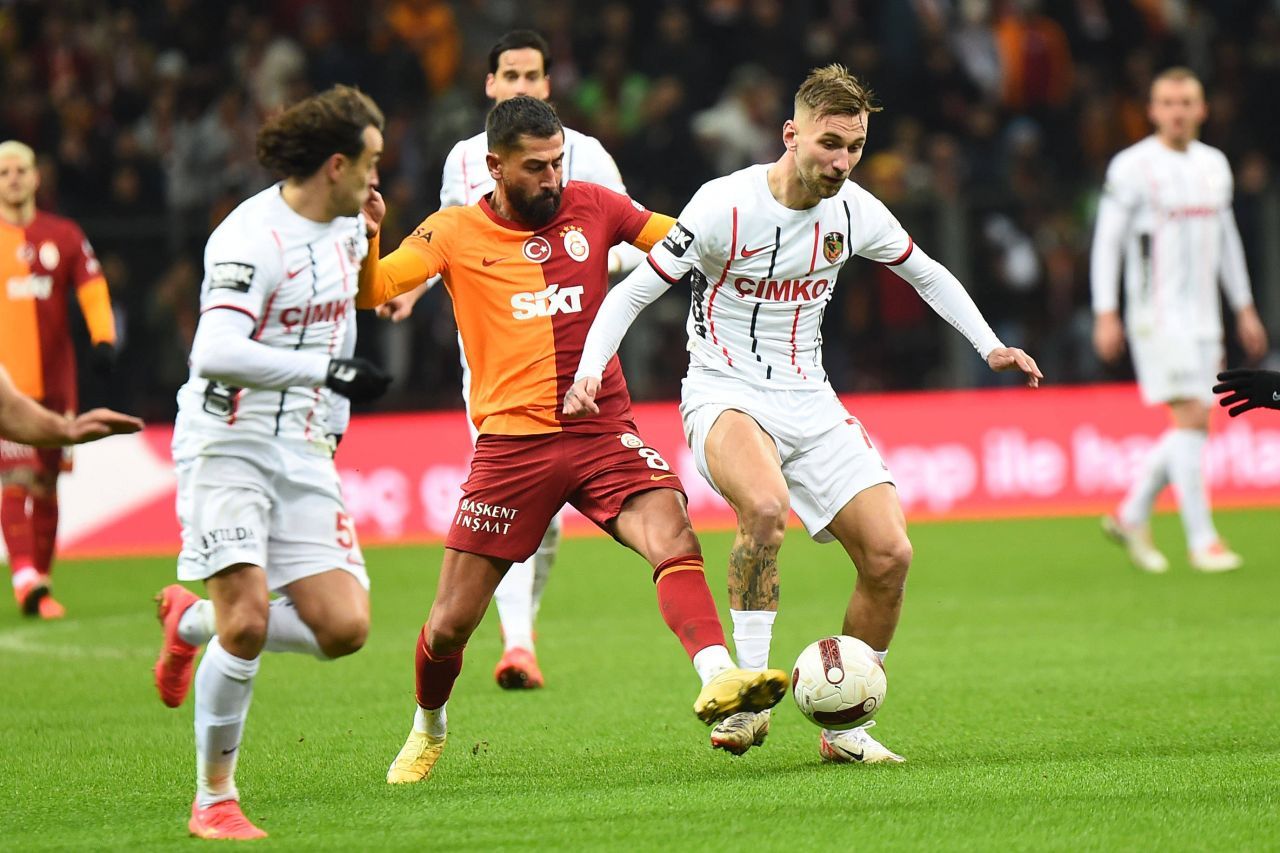 Denis Drăguș poate prinde transferul carierei! Ce echipe din Top 5 campionate din Europa îl curtează pe atacantul lui Gaziantep FK_1