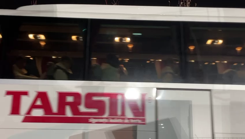FCSB a renunțat la roș-albastru și și-a făcut apariția la Voluntari cu un alt autocar_26