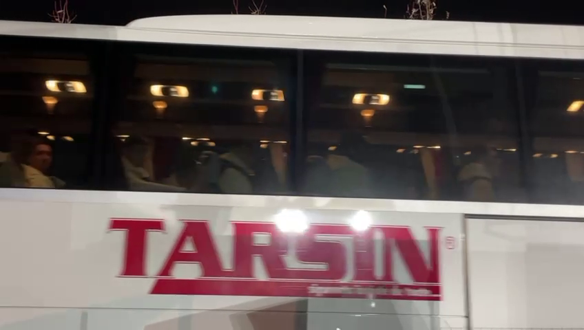 FCSB a renunțat la roș-albastru și și-a făcut apariția la Voluntari cu un alt autocar_27